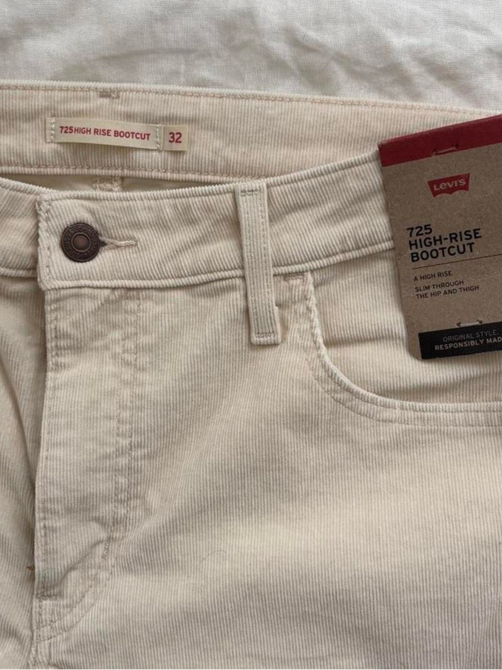 NWT Levi's 725 High-Rise Bootcut Corduroy Jeans - Cream 32x32